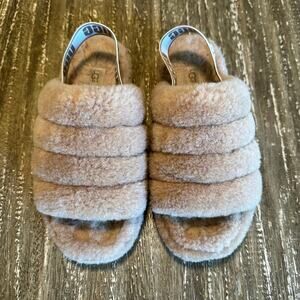 UGG Fluff Yeah Slide Shoes Women’s Size 8 Sheepskin Furry Slippers Sandals Tan